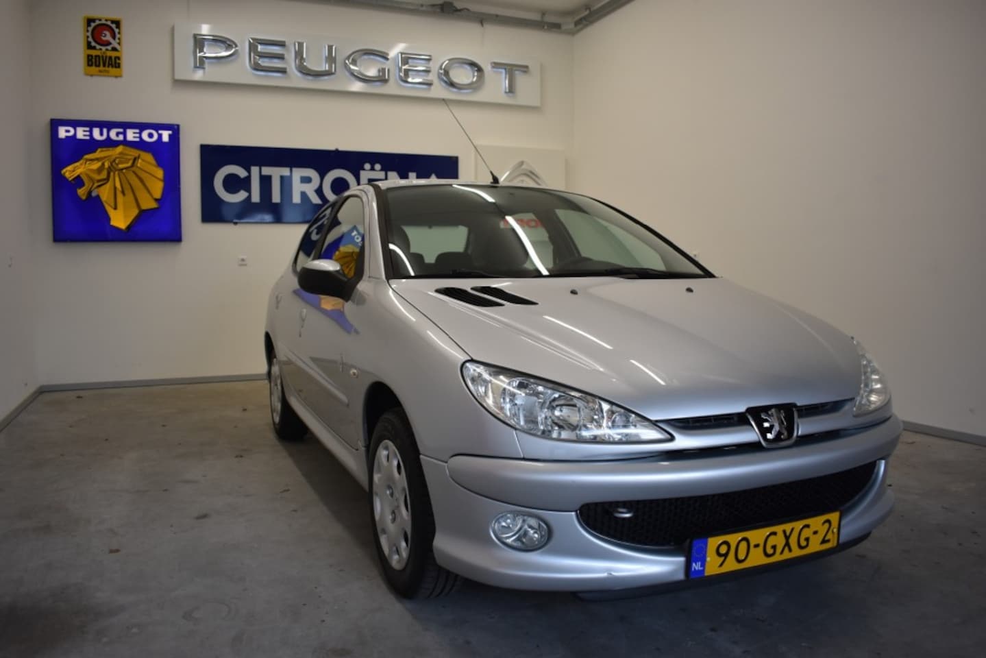 Peugeot 206 - 1.4 Generation 5 deurs 28.000 Km. uniek! 1e eig. 75 Pk. - AutoWereld.nl