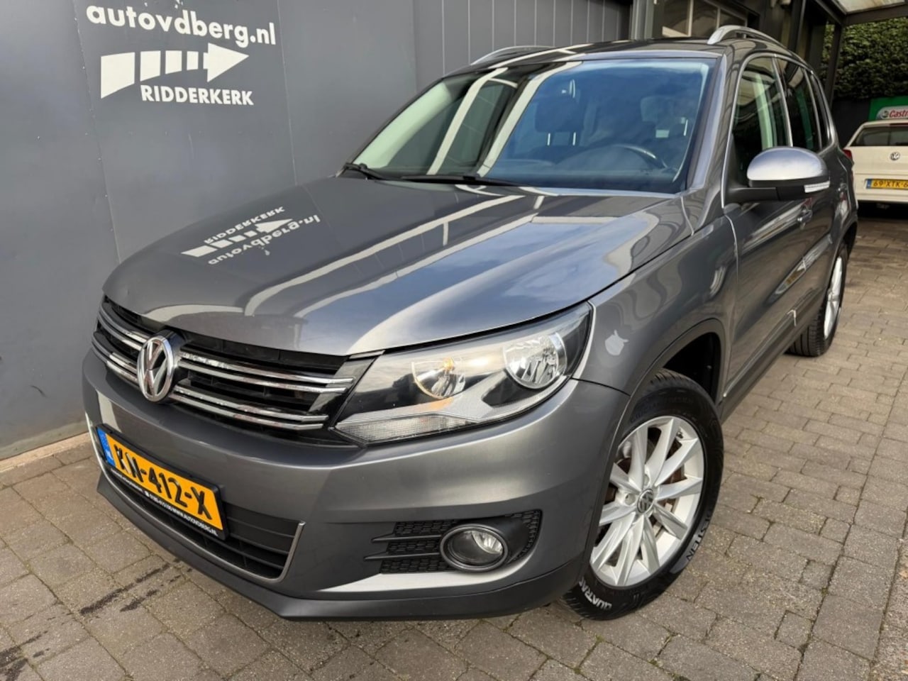 Volkswagen Tiguan - 1.4 TSI Pano Trekhaak Allseason banden - AutoWereld.nl