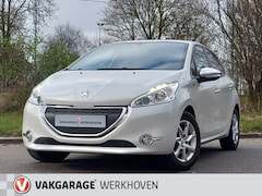 Peugeot 208 - 1.2 PureTech Style | 5-Deurs | Stoelverwaming | Parkeersensoren