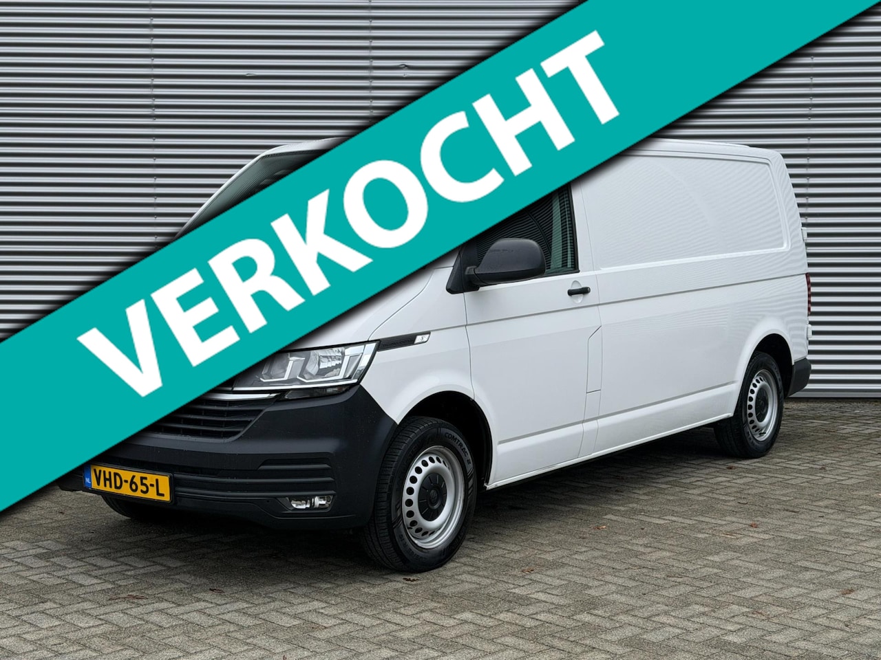 Volkswagen Transporter - 2.0 TDI L2H1 150pk Airco/ Navi/ Cruise/ PDC/ Trekhaak/ - AutoWereld.nl