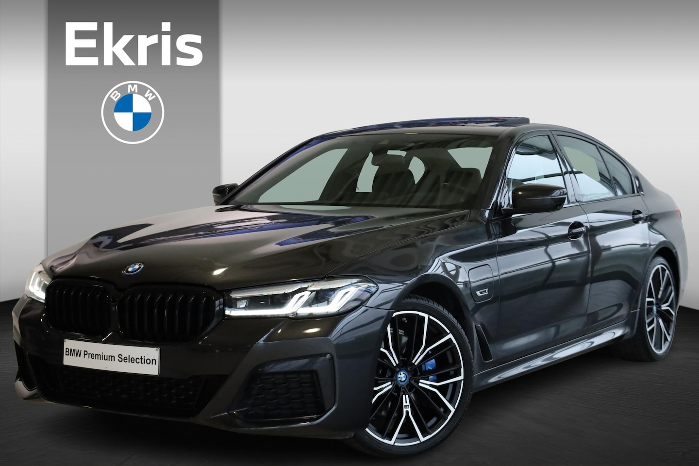 BMW 5-serie - 530e | M Sport | Comfortstoelen | Panorama Dak | Stuurverwarming - AutoWereld.nl