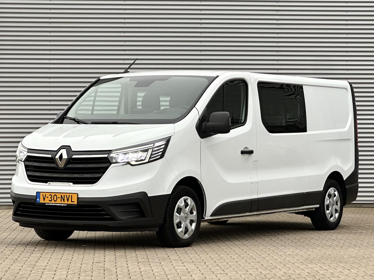 Renault Trafic - 2.0 dCi 130 L2 DC Dubbele cabine Navi|Trekhaak|LED - AutoWereld.nl