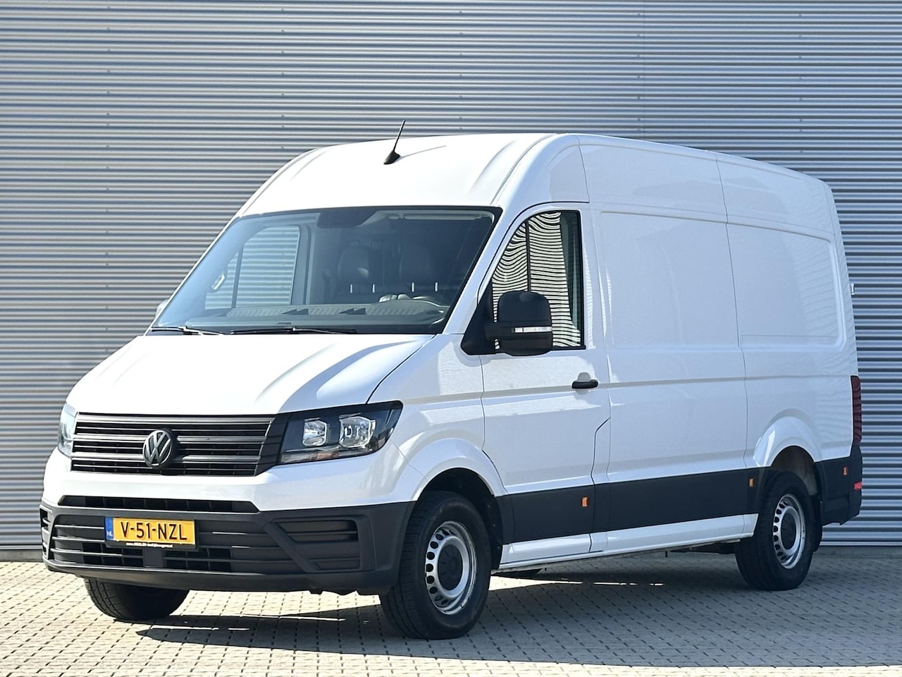 Volkswagen Crafter - 35 2.0 TDI L2H2 Lage km stand! Navi|Camera|Airco| - AutoWereld.nl