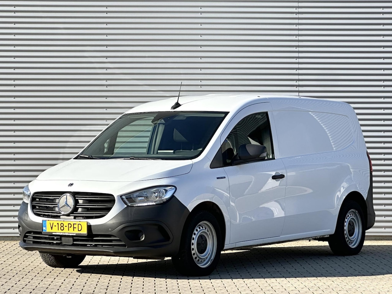 Mercedes-Benz eCitan - L2 Pro 51 kWh 3 zits|trekhaak|Camera - AutoWereld.nl