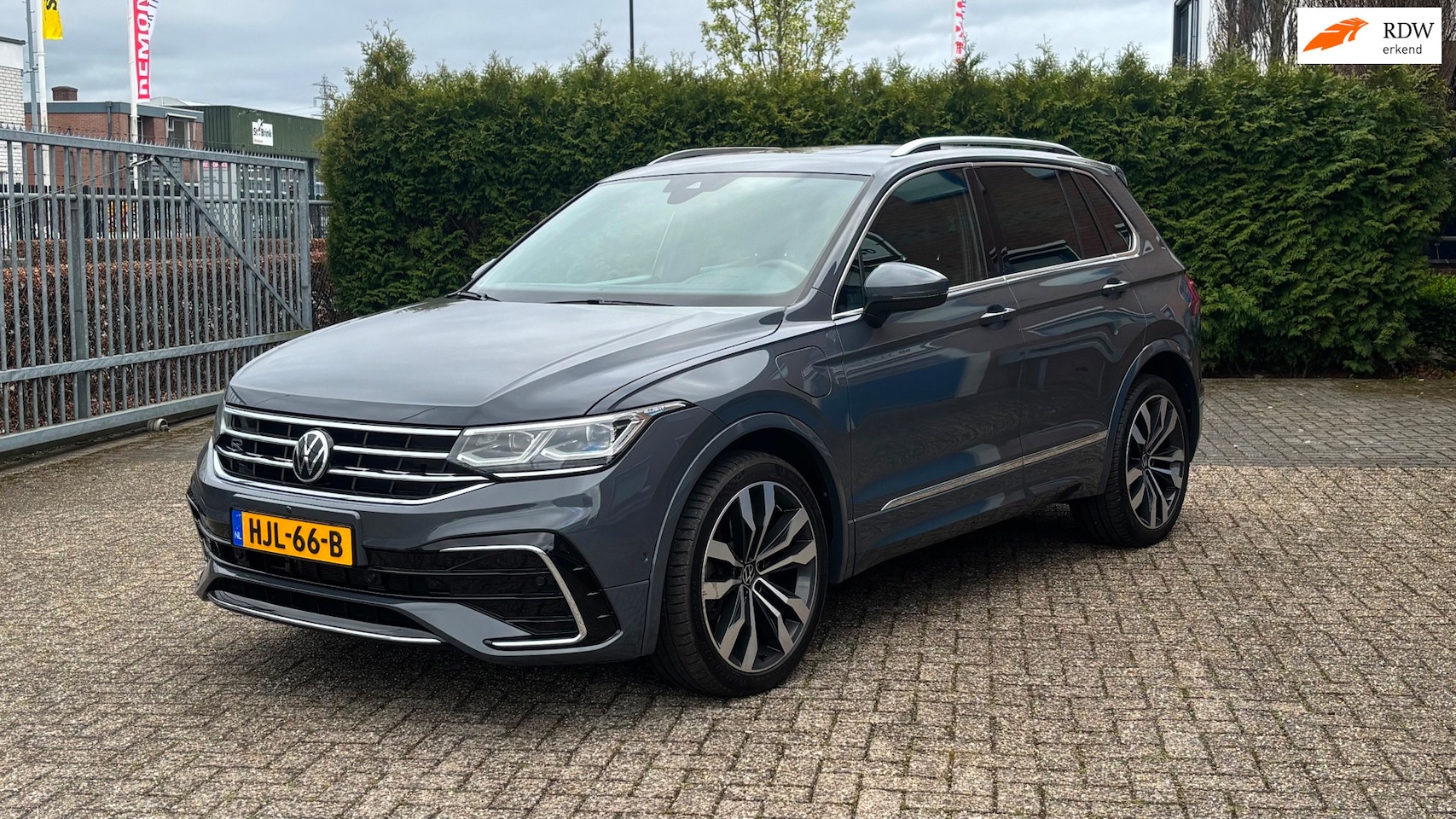 Volkswagen Tiguan - 1.4 TSI eHybrid R-Line Business 1.4 TSI eHybrid R-Line Business+, 360•, Navi, Keyless, Full - AutoWereld.nl