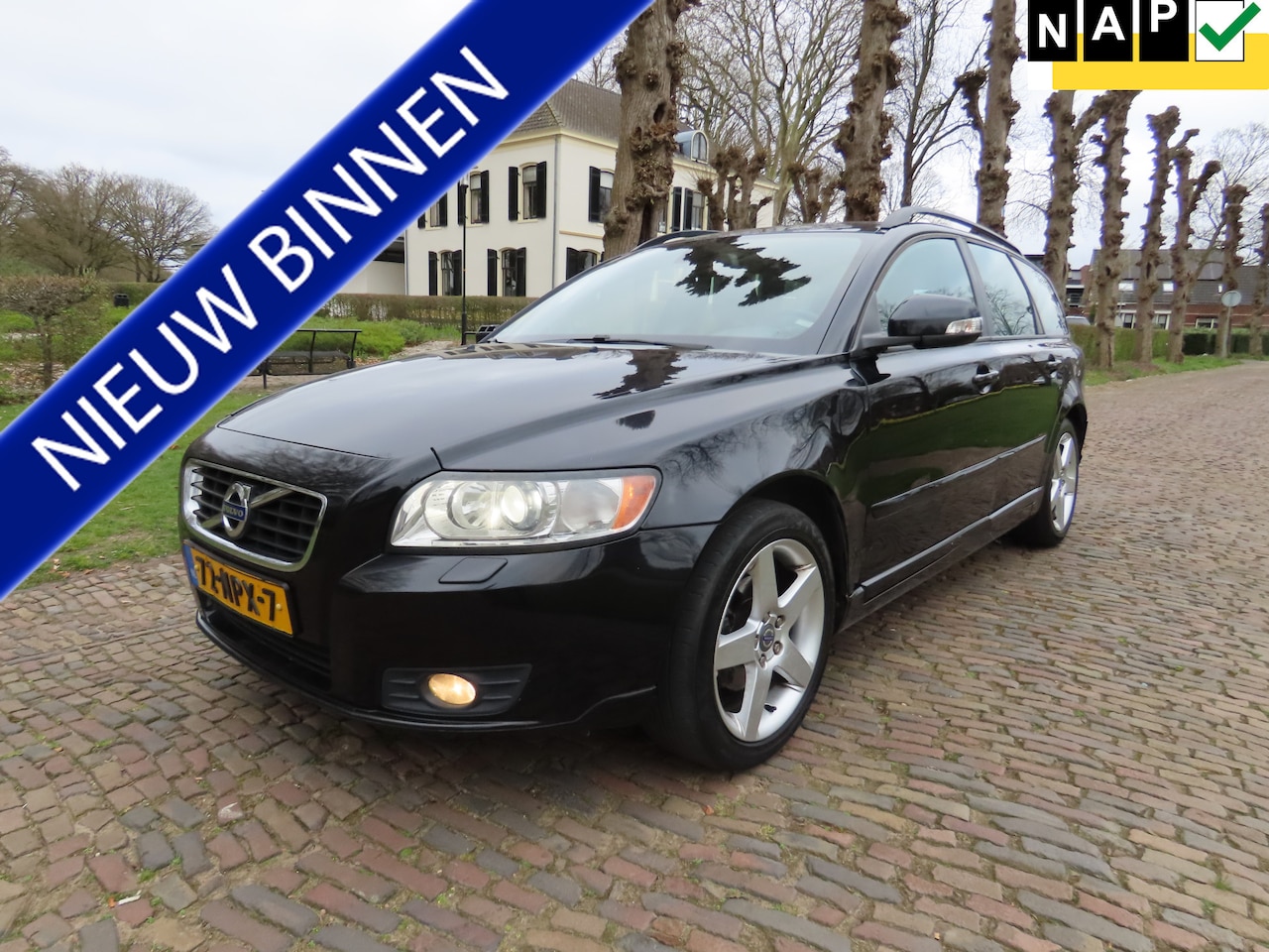 Volvo V50 - 1.6 D2 Sport Ecc Cruisecontrol Leer/Stof Pdc Xenon 6 Bak Lm Velgen Trekhaak***Apk t/m 2-3- - AutoWereld.nl