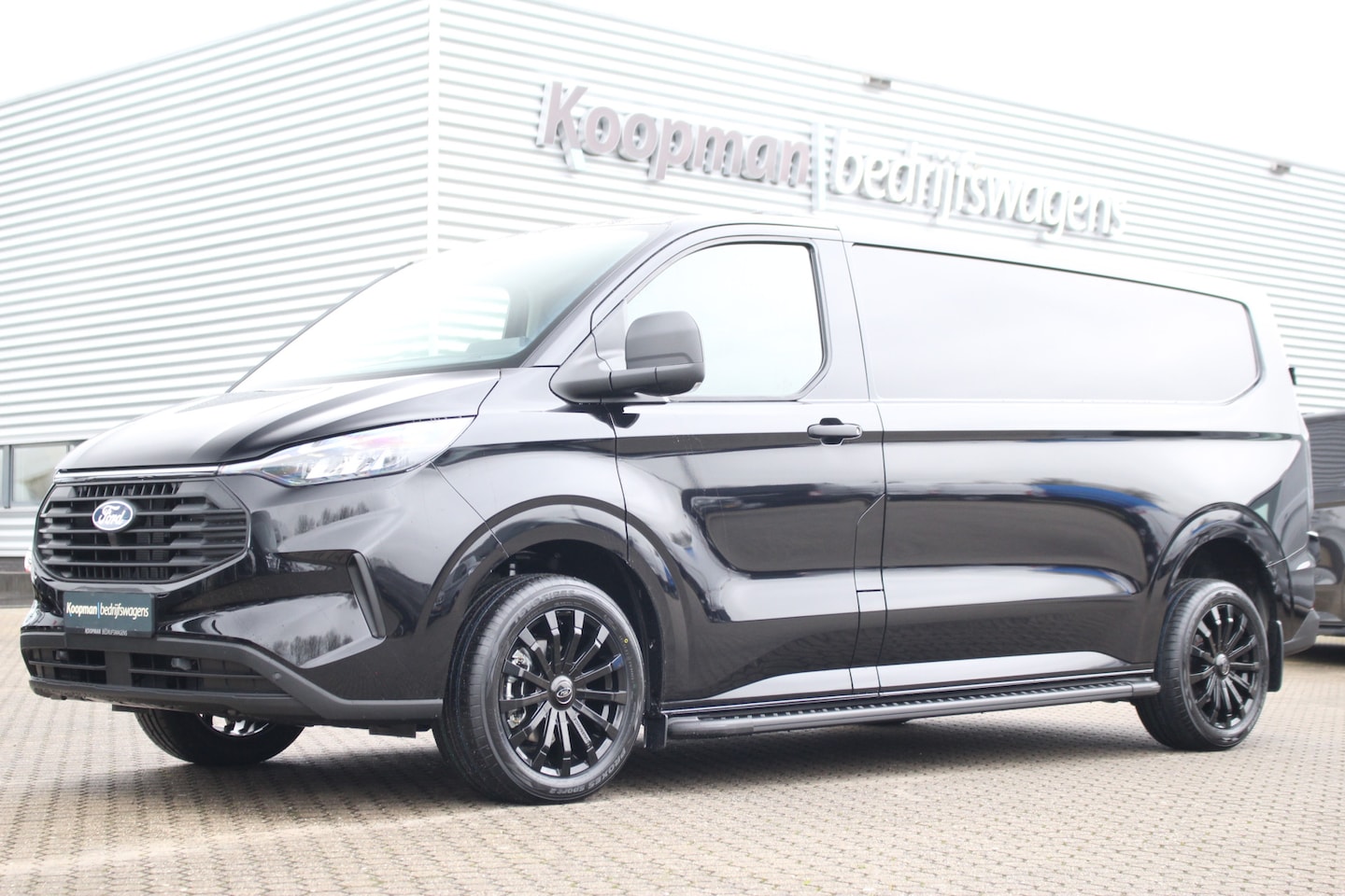 Ford Transit Custom - 320 2.0TDCI 136pk L2H1 Trend | Automaat | LED | Sync 4 13" | Keyless | Camera | Carplay/An - AutoWereld.nl