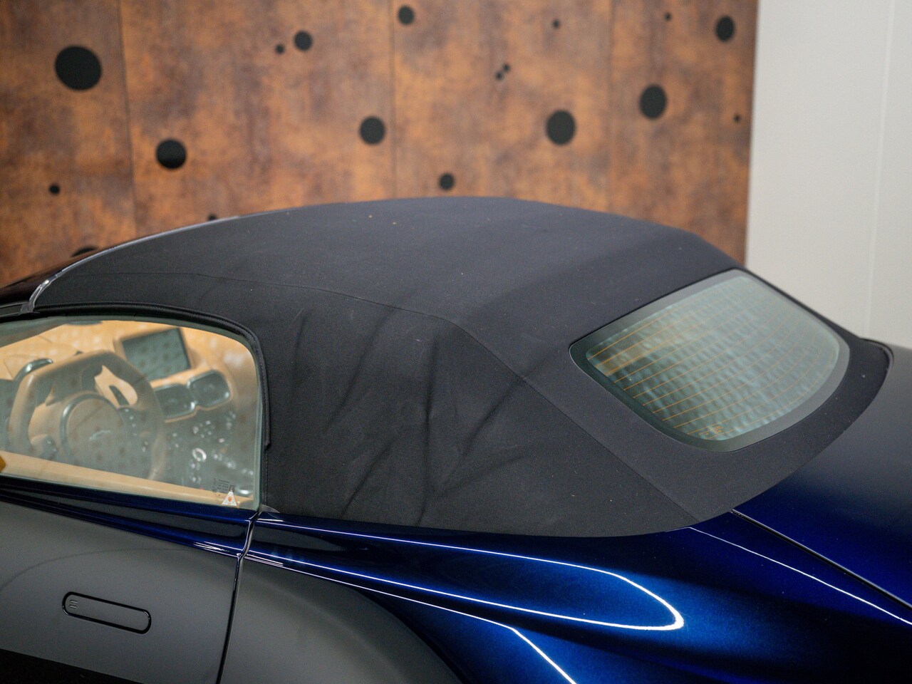 Aston Martin V8 Vantage Roadster - 4.0 | Memory | 360° | Keyless | Stoelventilatie | - AutoWereld.nl