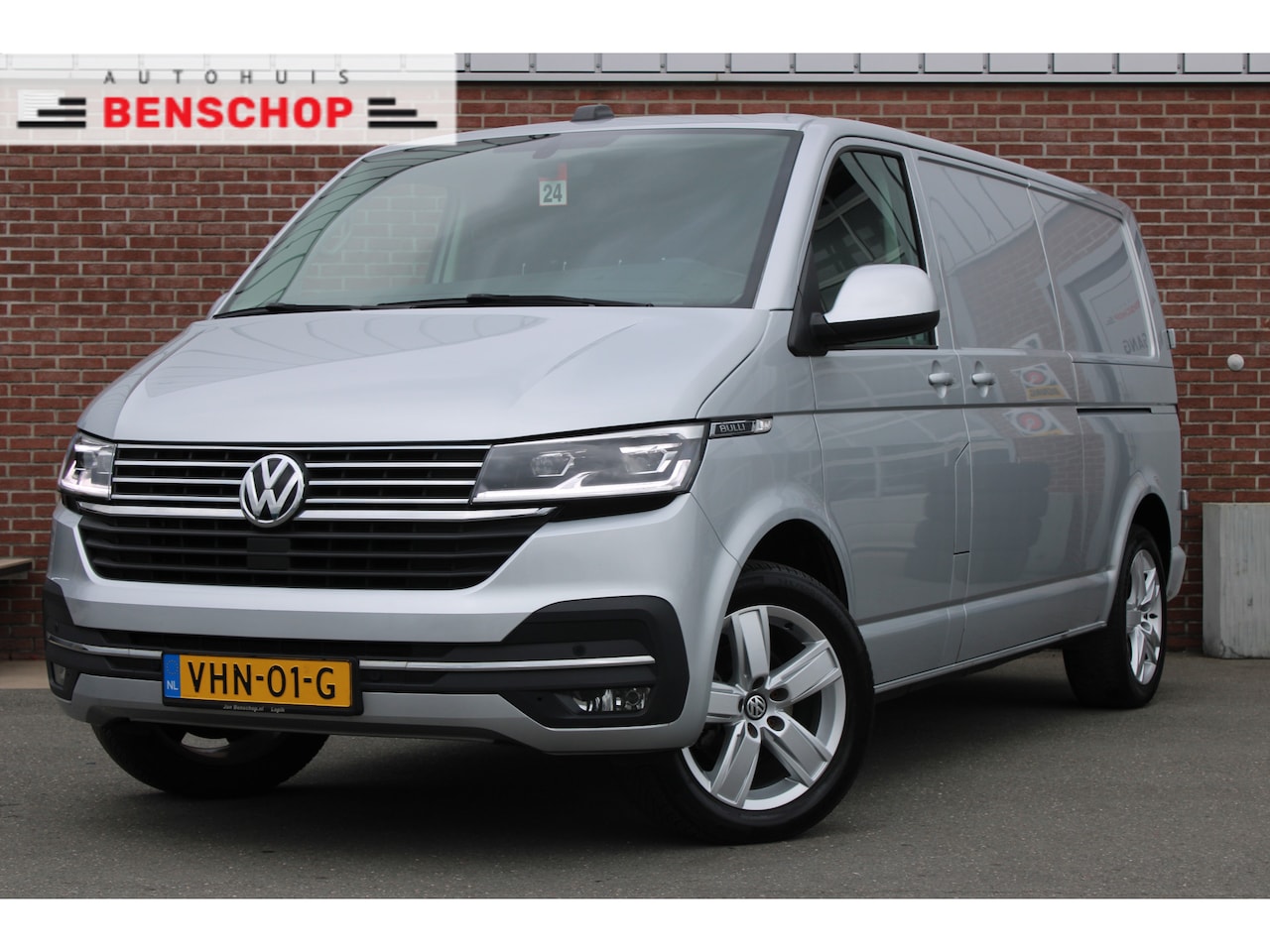 Volkswagen Transporter - 2.0 TDI 150PK L2H1 30 Bulli |2-SCHUIFDEUREN|DIGITAL-COCKPIT|TREKHAAK|LED| - AutoWereld.nl