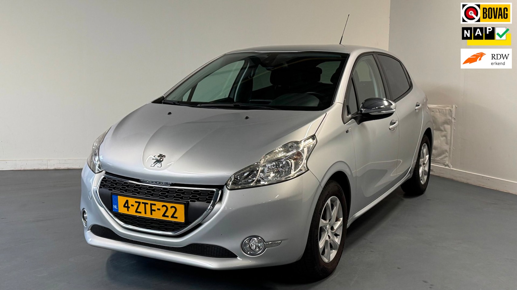 Peugeot 208 - 1.2 PureTech Style Pack | NL-AUTO | PARKEERSENS. | BLUETOOTH | - AutoWereld.nl