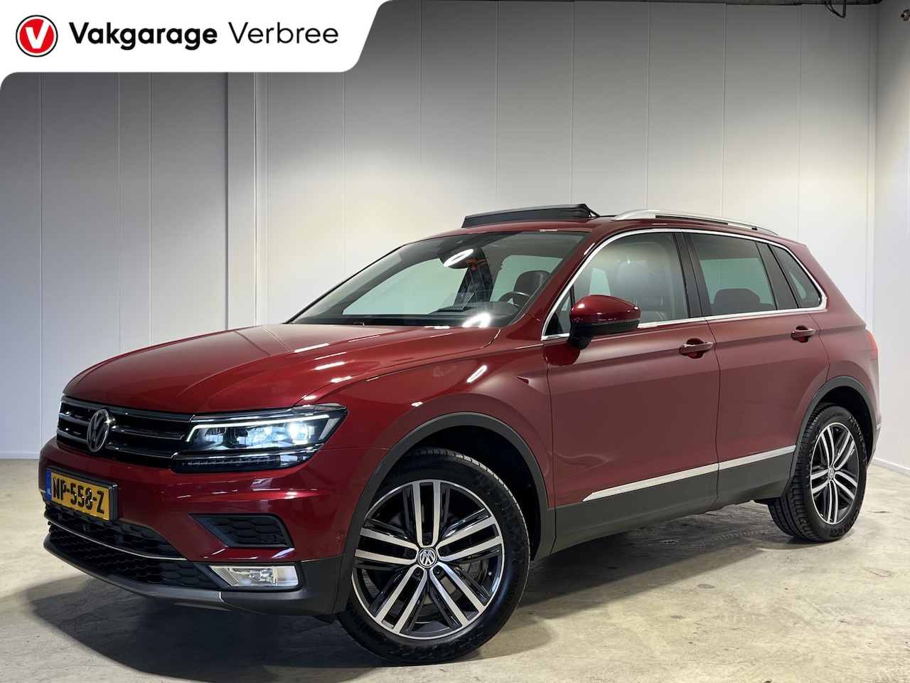 Volkswagen Tiguan - 2.0 TSI 4Motion Highline | Navigatie/Android/Apple Carplay | LM Velgen 19" | Voorstoelen V - AutoWereld.nl