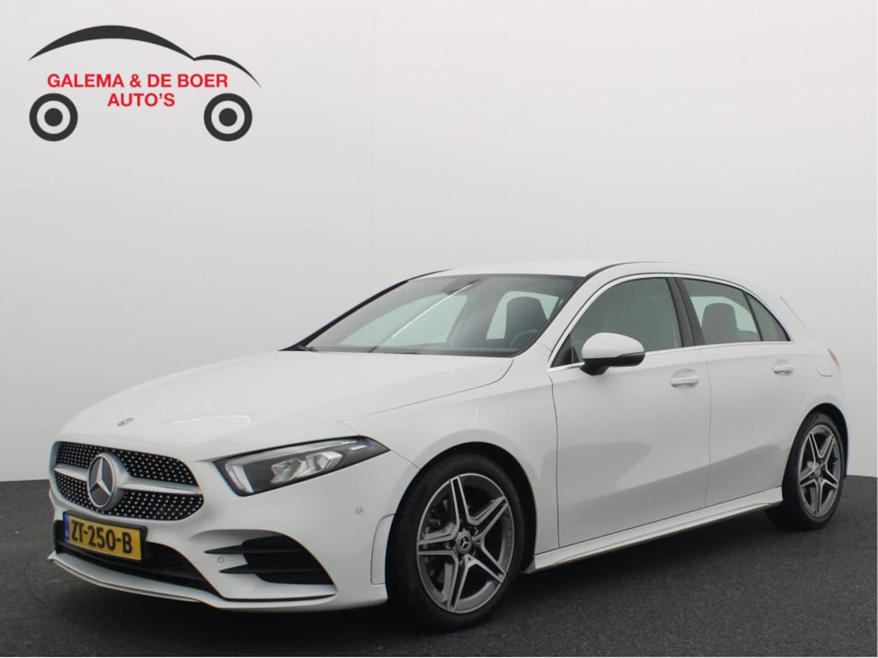Mercedes-Benz A-klasse - 180 Business Solution AMG WIDESCREEN / FULL LED / CARPLAY / CAMERA / STOELVERW / NAVI / CL - AutoWereld.nl
