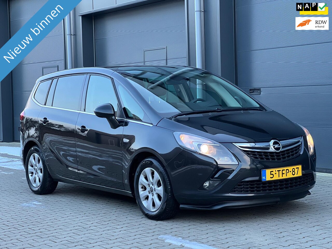 Opel Zafira Tourer - 1.6 CDTI Business+ 7p. Bj014 Panorama - AutoWereld.nl