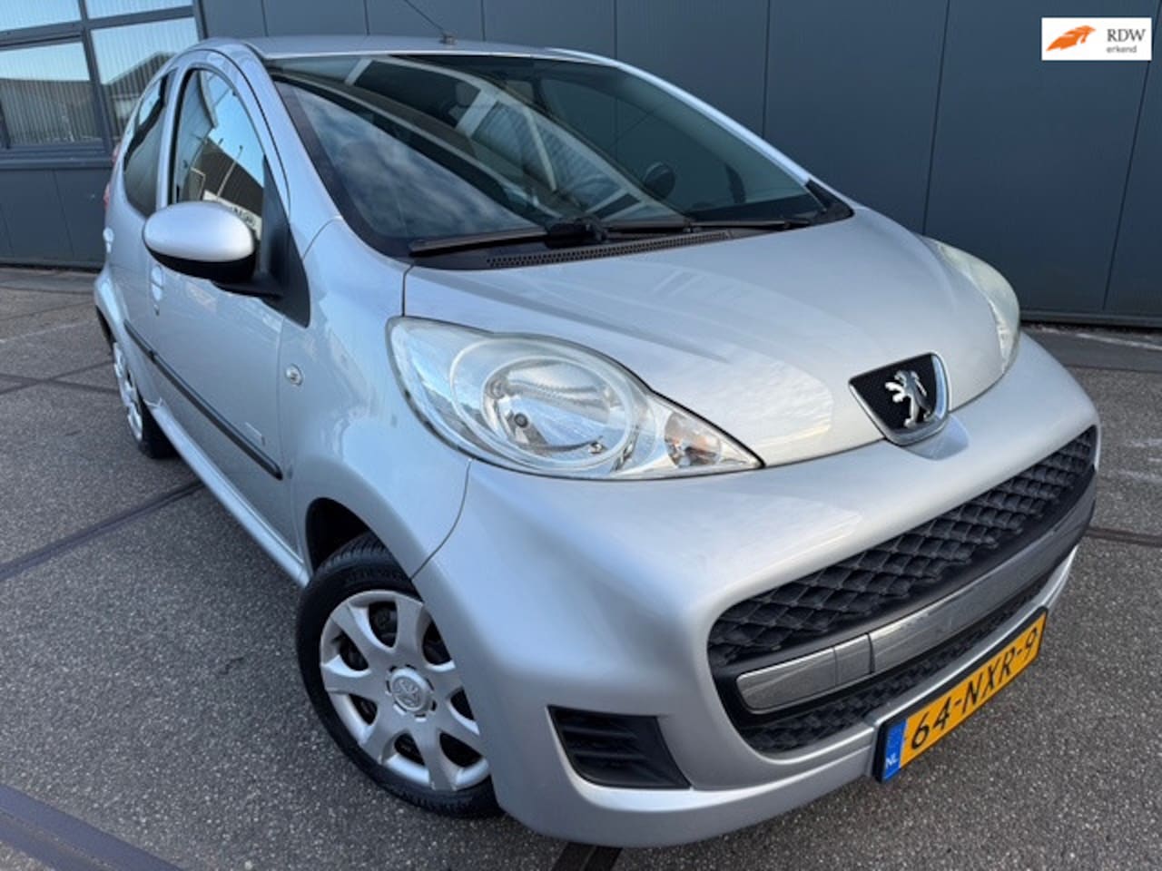 Peugeot 107 - 1.0-12V Millesim 200 | NAP | AIRCO | ELEK RAMEN | - AutoWereld.nl