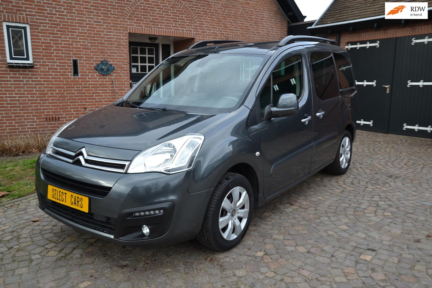 Citroën Berlingo - 1.2 PureTech XTR - Airco - Navigatie+Camara - Cruise control - Parkeersensoren - El.Ramen - AutoWereld.nl