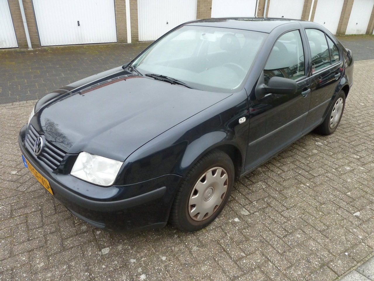 Volkswagen Bora - 1.6-16V Trendline 1.6-16V Trendline - AutoWereld.nl