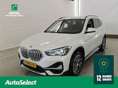 BMW X1 - SDrive20i 178pk Automaat Business Edition Plus | Zwart Leder | xLine | Parking Pack | Acht