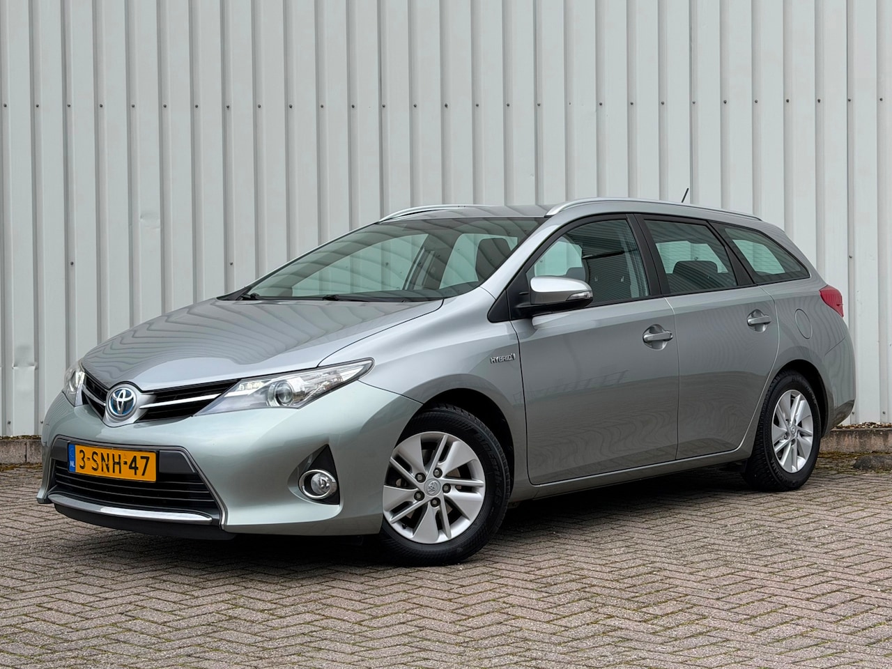 Toyota Auris Touring Sports - 1.8 Hybrid Aspiration|Camera|Navi|NAP|Lichtmetalen-velgen - AutoWereld.nl