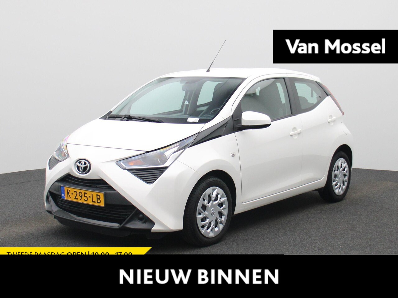Toyota Aygo - 1.0 VVT-i x-play | Navigatie | Airco | Camera | Bluetooth | - AutoWereld.nl