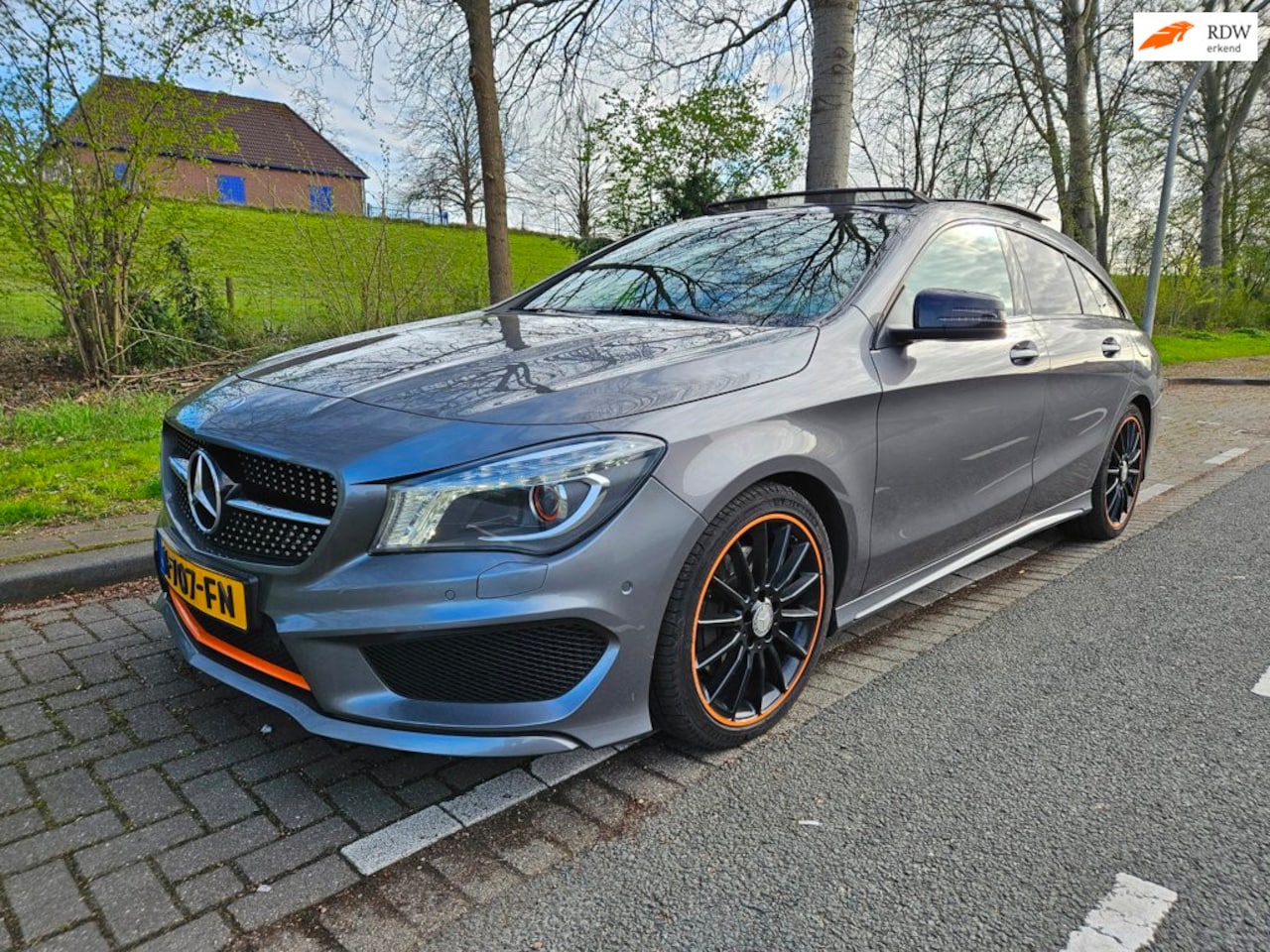 Mercedes-Benz CLA-klasse Shooting Brake - 250 OrangeArt Edition automaat ,leer ,nieuwe apk - AutoWereld.nl