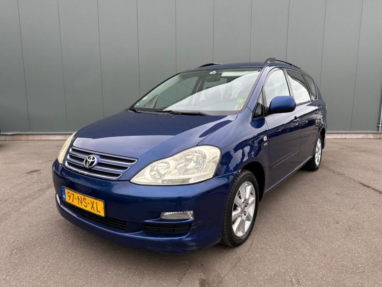 Toyota Avensis Verso - 2.0i Linea Sol 7PERSOONS | AIRCO ! - AutoWereld.nl