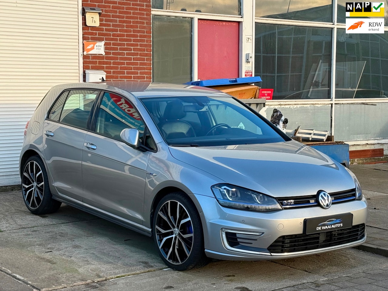 Volkswagen Golf - 1.4 TSI GTE | DSG | Half Leer | Stoelverwarming | LED | NAP - AutoWereld.nl