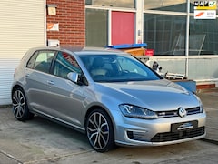 Volkswagen Golf - 1.4 TSI GTE | DSG | Half Leer | Stoelverwarming | LED | NAP