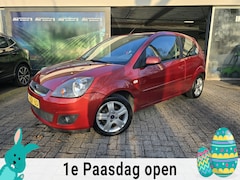 Ford Fiesta - 1.3-8V Futura | 3E EIGENAAR | 12MND GARANTIE | AIRCO | ELEC RAMEN | PDC | TREKHAAK |
