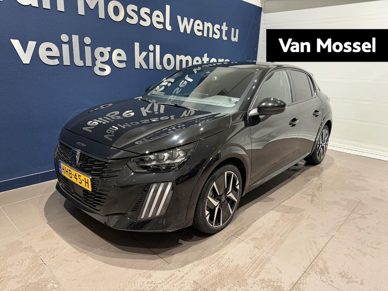 Peugeot 208 - 1.2 Hybrid 145 e-DCS6 GT | Navigatie | Camera | Climate control | 16" Lichtmetalen velgen - AutoWereld.nl