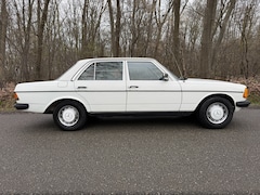 Mercedes-Benz 200-280 (W123) - 250