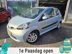 Toyota Aygo - 1.0-12V + | AUTOMAAT | 2E EIGENAAR | 12MND GARANTIE | ELEC PAKKET | LMV |