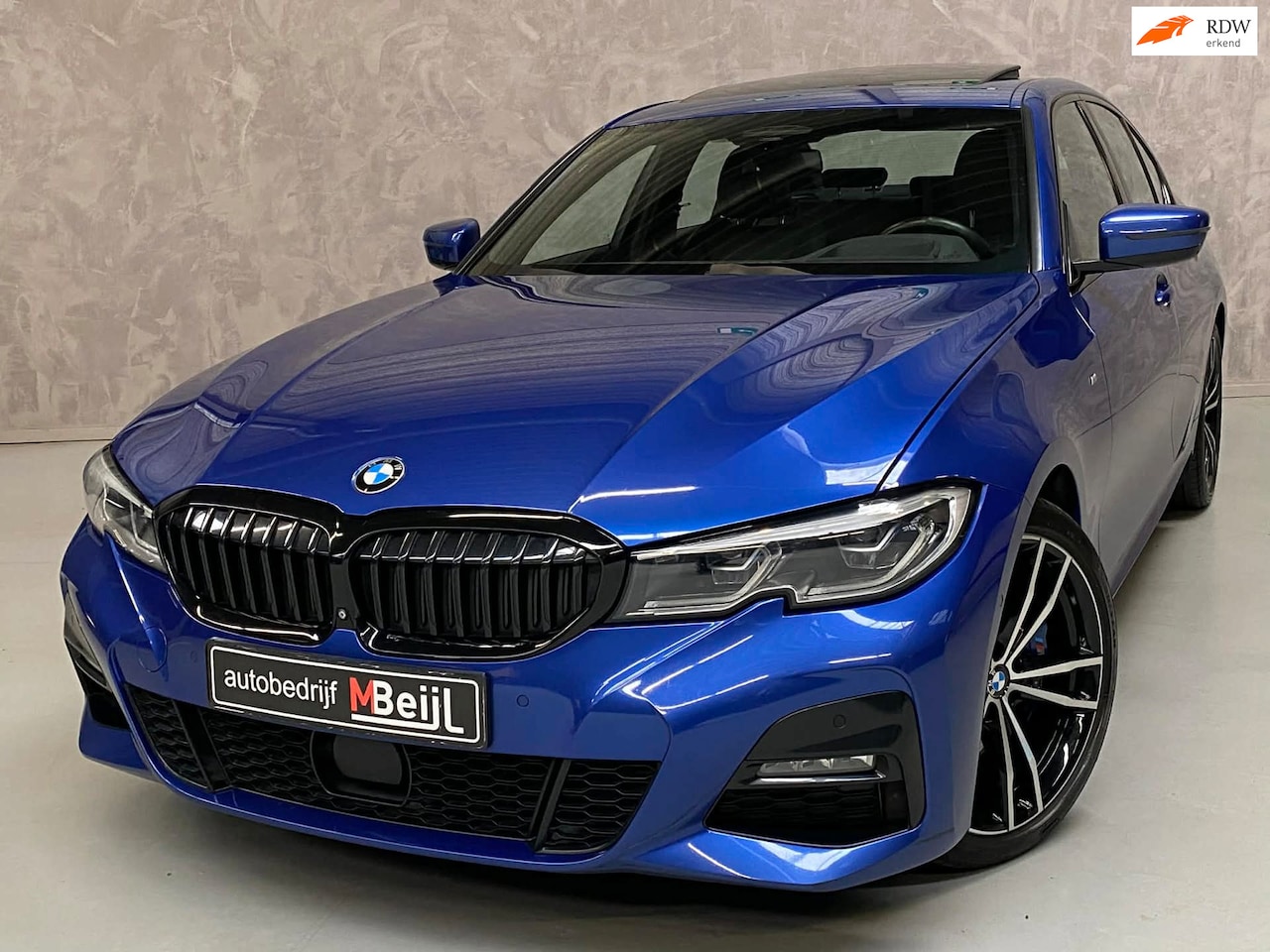 BMW 3-serie - 330d xDrive High Executive /Dakje /360 Camera /Harman Kardon /Carplay /Laser - AutoWereld.nl