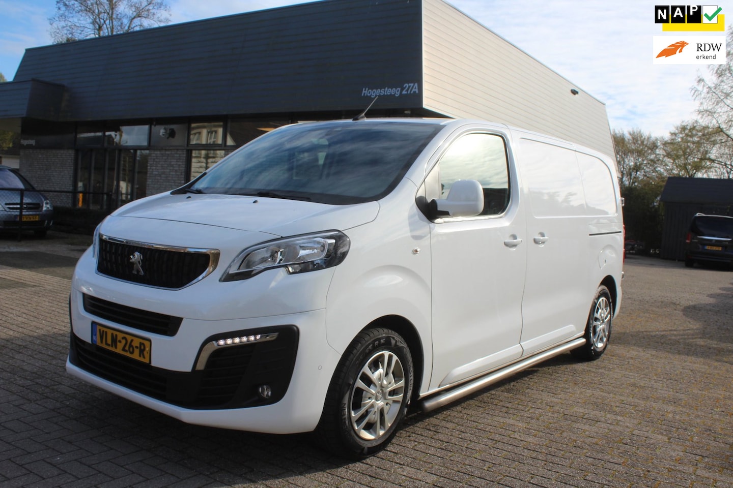 Peugeot Expert - Lang 2 x schuifdeur automaat 2.0 BlueHDI 145 Compact Premium - AutoWereld.nl