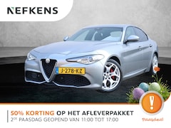 Alfa Romeo Giulia - 200pk Super | 1ste eigenaar | Camera | LEER | Sportstoelen | Winterpack | Xenon | Navigati