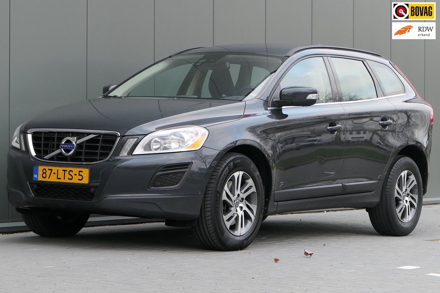 Volvo XC60 - 2.0T Momentum NAP Youngtimer Dealer onderhouden - AutoWereld.nl