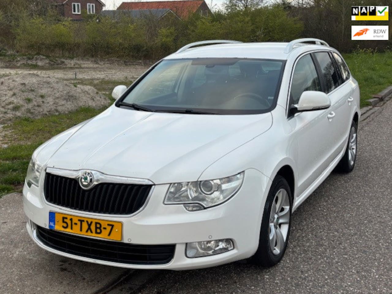 Skoda Superb Combi - 1.4 TSI Greentech Ambition Business Line ECC LMV 16"Cruise El. pakket Audio-CD/Navigatie D - AutoWereld.nl