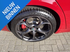 Alfa Romeo Giulia - 2.0 T AWD Veloce Rossa Alfa - Cognac Veloce interieur - 19 QV velgen