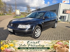 Volkswagen Passat Variant - 2.3 V5 Trendline