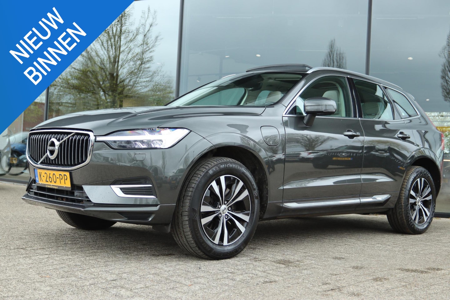 Volvo XC60 - 2.0 PLUG-IN RECHARGE T6 AWD BUSINESS PRO | PANO | TREKHAAK | CARPLAY | CAMERA | ACC | HUD - AutoWereld.nl