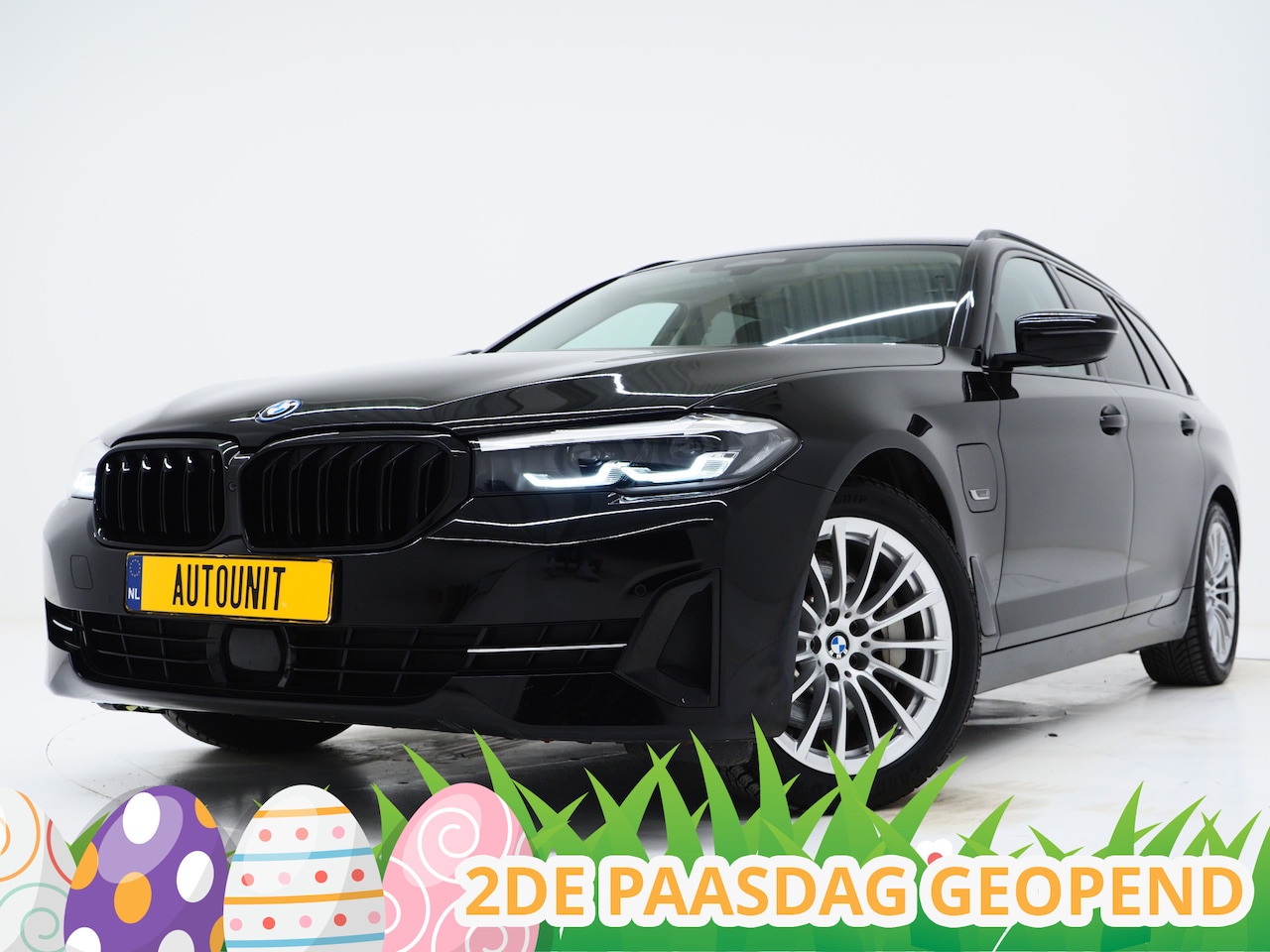BMW 5-serie Touring - 530e | Leder | Trekhaak | Camera | Adaptive Cruise | Dodehoek | Stoelverwarming | Carplay - AutoWereld.nl