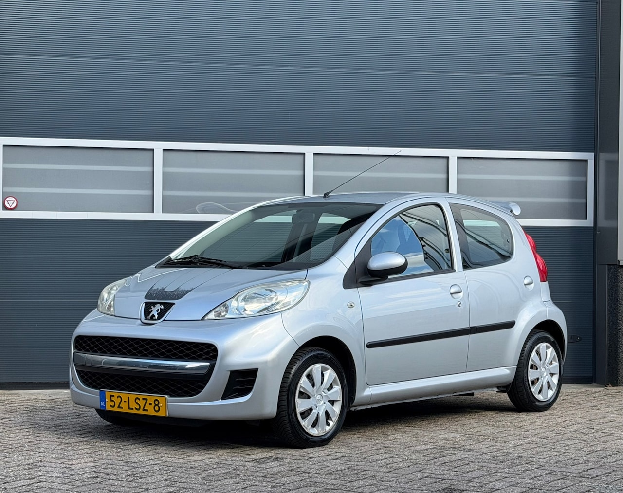 Peugeot 107 - 1.0-12V XS bj.2010 Airco|5 Drs|Nap - AutoWereld.nl