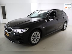 BMW 3-serie Touring - 320e - PHEV - LASER - LEDEREN SPORTSTOELEN - CARPLAY - STOELVERWARMING - 1e EIGENAAR - DEA