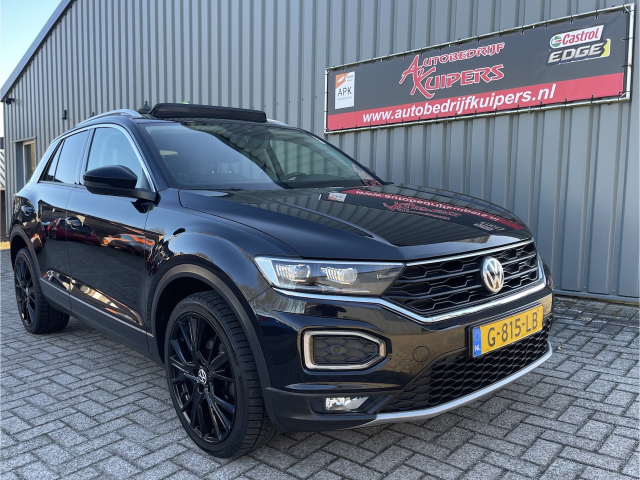 Volkswagen T-Roc - 1.5 TSI Style Business Nav.Cruise.Pano.Clima.Pdc.19"Velgen - AutoWereld.nl
