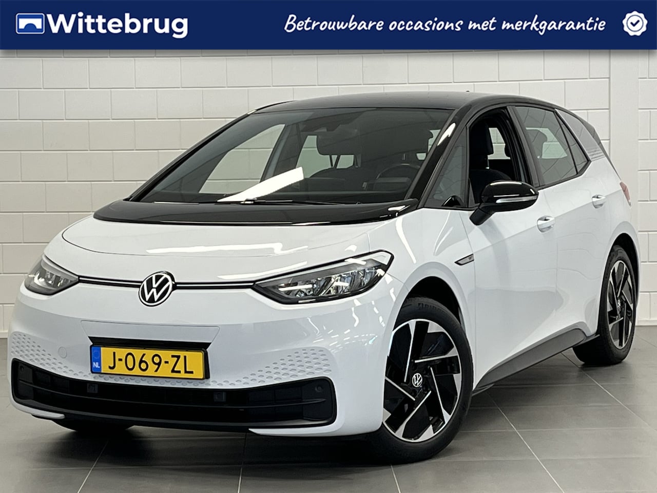 Volkswagen ID.3 - First 58 kWh NAVIGATIE | TREKHAAK  | FULL LED | KEYLESS | COMPLETE AUTO! - AutoWereld.nl