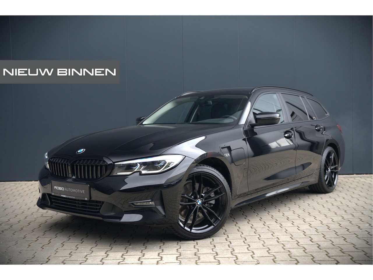 BMW 3-serie Touring - 320e xDrive Business Edition Plus Sport | Laser Led | Vol Leer | Stuurverwarming | Stoelve - AutoWereld.nl