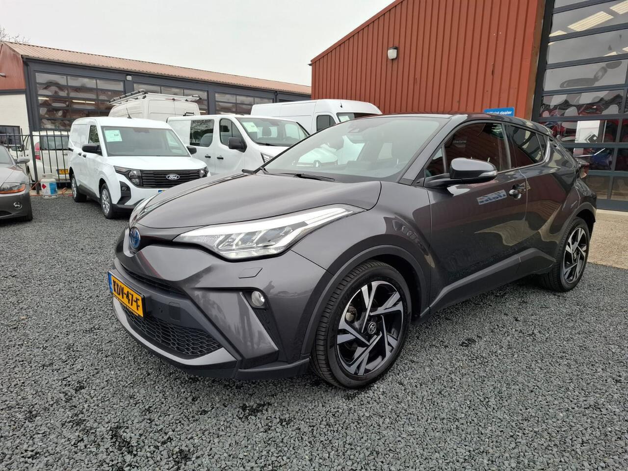 Toyota C-HR - C-HR 1.8 HYBRID STYLE - AutoWereld.nl