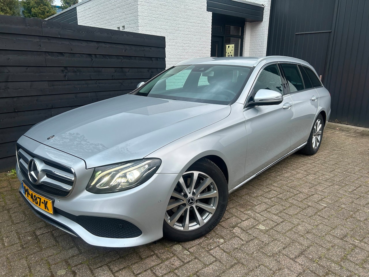 Mercedes-Benz E-klasse Estate - 200 d Business Solution 200 d Business Solution, Dealer onderhouden - AutoWereld.nl