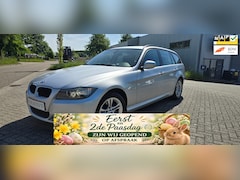 BMW 3-serie Touring - 318i Luxury Line 2.0 MET NIEUWE A.P.K