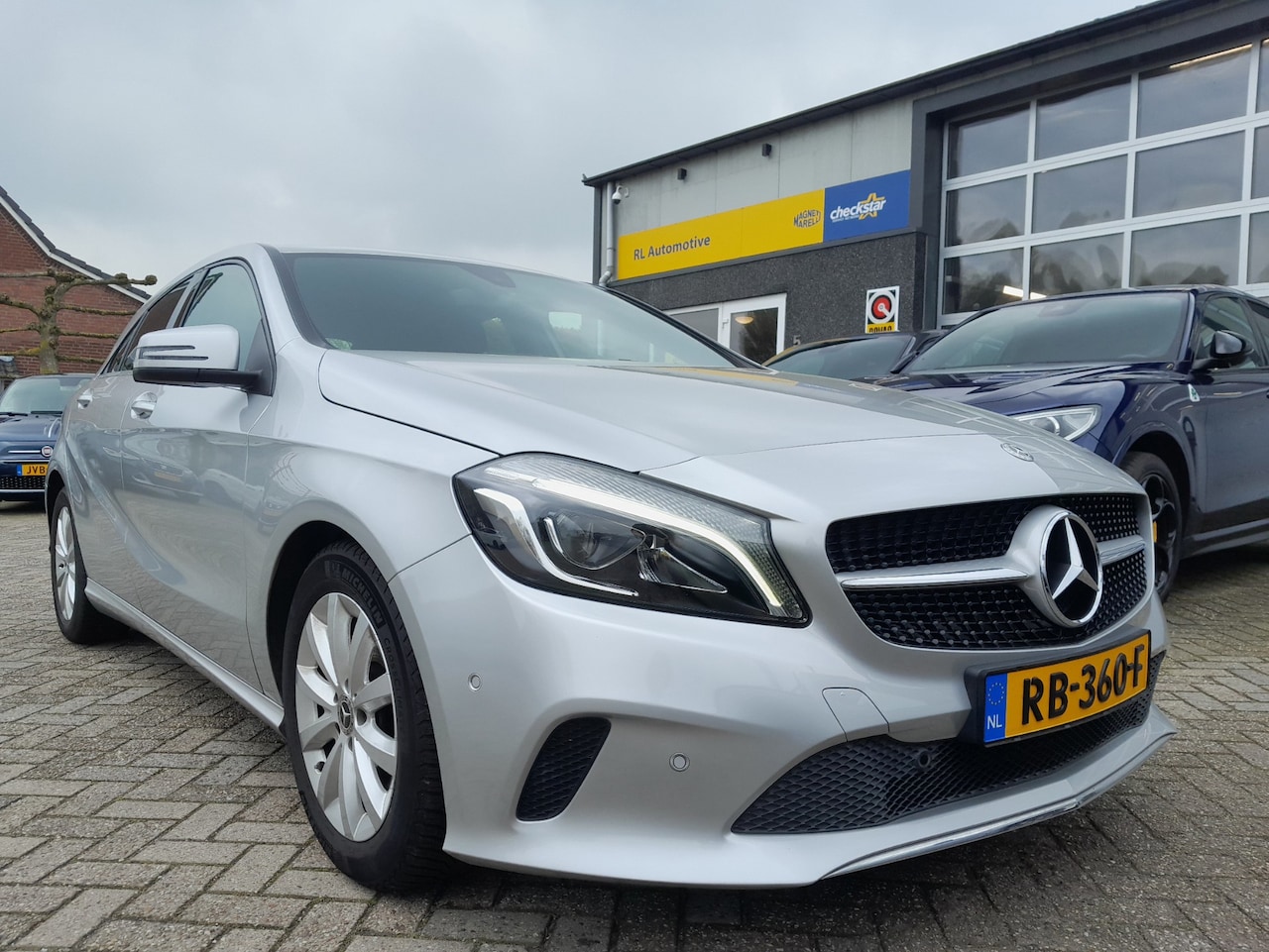 Mercedes-Benz A-klasse - 180 Business Solution - Navigatie - Trekhaak - AutoWereld.nl