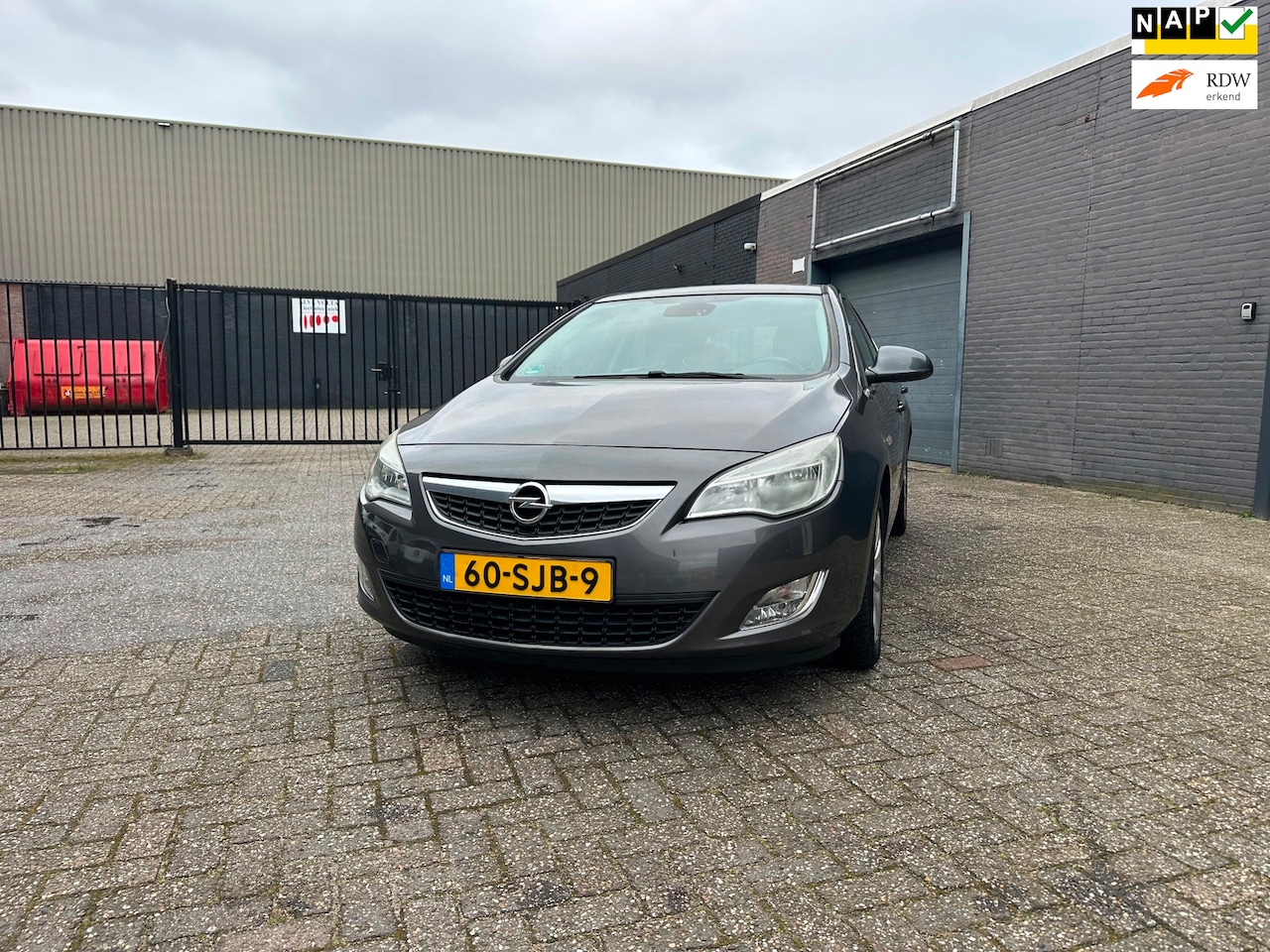 Opel Astra - 1.4 Turbo Cosmo Clima Cruise Navi Leer PDC LM-Wielen. - AutoWereld.nl